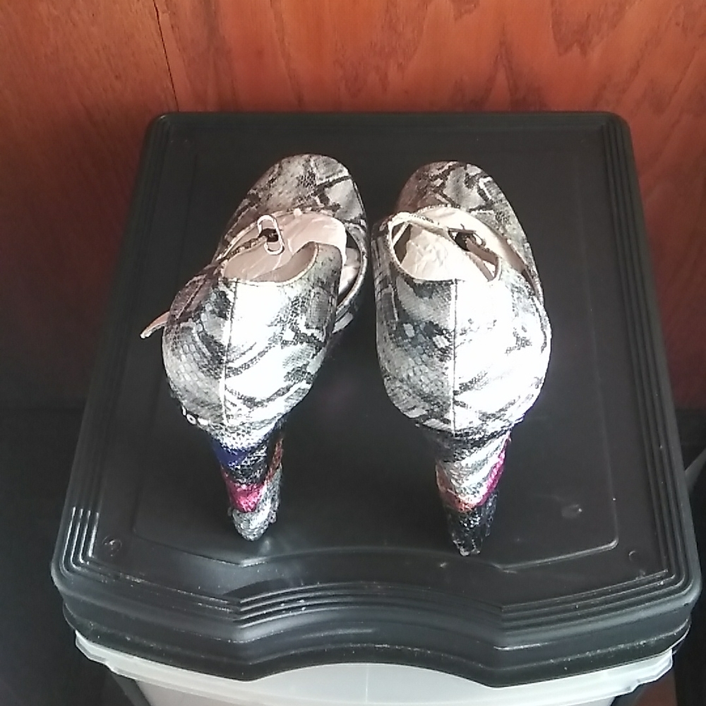Women shoes